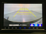 バックでの車庫入れも安心です! リアカメラが付いているバックモニター付のナビを装備しております。操作線もついており距離感も画面から確認できます。