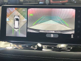 【アラウンドビューモニター】車を上から見下ろしているかのような映像で周囲の状況がひと目で確認、狭い駐車場に駐車するときも安心です♪
