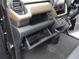 中古車は一物一価、同じようなお車でも、整備状況、外内装の状態など様々です。
