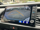 バックモニター装備。画面にて後方の確認が行えるので、バック駐車や車庫入れの際には重宝します。車の運転に慣れない方でも安心のガイドライン表示機能付。