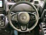 【純正革巻きステアリング】上質な革を使用することで、手にしっかり馴染みとても運転しやすいハンドルです♪