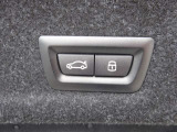 お車の車検や板金等も自社整備工場にて対応致しますので、ご安心下さい。お客様からのご来店、ご連絡をスタッフ一同心よりお待ちしております。