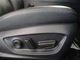 パワーシート搭載。微妙な調整が手軽にでき、ピッタリのポジションで運転することが可能です。