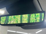【デジタルインナーミラー】後席の大きな荷物や同乗者で後方が確認しづらい時でも安心!カメラが撮影した車両後方の映像をルームミラー内に表示。クリアな視界で状況の確認が可能です!
