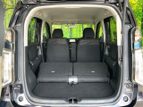 普段のお買い物や通勤、送迎等に十分な荷室スペースを確保しております。セカンドシートを倒すと、大きな荷物の積載も可能です♪