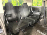 3列目シートはもちろん状態良好☆大人でもゆったりと座って頂けますので、大人数でのお出かけもラクラクです♪ご家族で、気の知れた仲間で、ドライブに行くのが楽しみですね♪