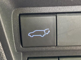 【パワーバックドア】スマートキーや運転席のボタンを押すだけでリアゲートが自動で開閉します!荷物を持っている時や、高い位置にあるバックドアを閉める際に便利な機能です♪