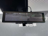 後席の人や荷物などで後方の視界が遮られてもインテリジェントルームミラーで後方カメラの映像が映りますので後方確認が良好です。