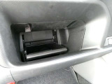 グローブボックスも大容量!さすがビジネスモデル!でも大事な書類は車内にお忘れなく!