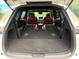 後席を格納すると、これだけの広さが!シーンに合わせたシートアレンジで、大きな荷物も積むことが出来ます♪