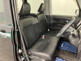 【フロントシート】さまざまな体格の方が快適に運転ができるよう配慮したシートになっております。