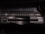 ★ETC(DSRC)が装備されています!!社外品とは違い収まりの良いデザインが人気!高速道路を利用する際は必需品ですよね!!ストレス無く料金所を通過出来ます!!