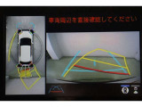 ハンドル操作にあわせてガイドラインが変化するバックガイドモニター搭載。全方位、フロント、左右側面モニターも搭載しているので、周囲の状況を確認しながら駐車出来ます。慣れない場所でも心強いですよ。