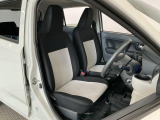【運転席・助手席】内装ルームクリーニング済みです。しっかり綺麗にしていますので、是非、お確かめください。車に自信があるからこそ、是非一度ご来店頂き内外装も見てもらえると幸いです。