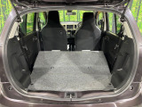 後席を格納すると、これだけの広さが!シーンに合わせたシートアレンジで、大きな荷物も積むことが出来ます♪
