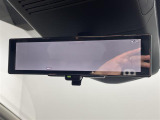 【デジタルルームミラー】車両後方カメラの映像をルームミラーに映すことが出来ます。 そのため、後席に人や荷物があって後方が見えづらい場合でもしっかり視界を確保することが出来ます。