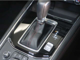 握りやすいシフトレバーに操作しやすいボタン配置です♪