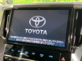 【大画面ナビ】人気の大型10インチナビを装備。存在感のある大画面はインパクト大!ナビ利用時のマップ表示は見やすく、テレビやDVDは臨場感がアップ!いつものドライブがグッと楽しくなりま