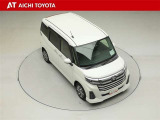 両側パワースライドドア付きだから、狭い駐車スペースなどでの乗り降りラクラク♪小さなお子さまのいるご家庭には嬉しい装備です。