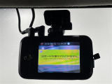 【ドライブレコーダー】映像・音声などの運転中の記録を残します。事故などを起こした起こされた時の証拠になりえますので、もしも時でも安心ですね。