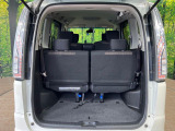 普段のお買い物や通勤、送迎等に十分な荷室スペースを確保しております。セカンドシートを倒すと、大きな荷物の積載も可能です♪