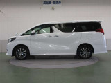トヨタが培った高級車のための先端技術を惜しみなく注いだ大空間高級サルーン、それがアルファードです。