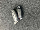 スマートキー2本つきです。