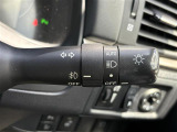 【オートライト(AUTO)】外の明るさをシステムが感知して、自動でヘッドライトが点灯します。ヘッドライトをつけ忘れを防ぐ便利機能です。