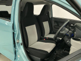 【運転席・助手席】内装ルームクリーニング済みです。しっかり綺麗にしていますので、是非、お確かめください。車に自信があるからこそ、是非一度ご来店頂き内外装も見てもらえると幸いです。