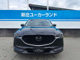 凛とした表情のフロントマスクが、自信に満ちた走りを感じさせます。The dignified front face inspires confident driving.