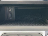 運転席中心部にUSBソケットを装備。スマートフォンの充電やApp Connectの通信が手軽に行えます。