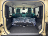 普段のお買い物や通勤、送迎等に十分な荷室スペースを確保しております。セカンドシートを倒すと、大きな荷物の積載も可能です♪