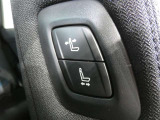 助手席もパワーシート付です。運転席からは、助手席肩口パワーシートスイッチで助手席シートの操作が手軽にできます。