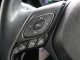 ステアリング左側にはメディアコントロールスイッチ