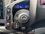 【 オートエアコン 】車内温度を感知して自動で温度調整をしてくれるのでいつでも快適な車内空間を創り上げます!//