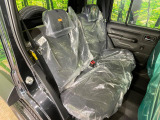 後部座席も気になるようなキズ・汚れやへたり等、大きなダメージはなく、良好な状態です。