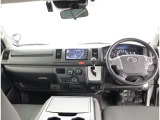 オシャレなインテリアで運転する気分も盛り上がりますよね^^