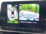 【アラウンドビューモニター】専用のカメラにより、上から見下ろしたような視点で360度クルマの周囲を確認することができます☆縦列駐車や幅寄せ時に活躍してくれます♪