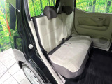 後部座席も気になるようなキズ・汚れやへたり等、大きなダメージはなく、良好な状態です。