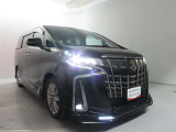 高輝度で点灯速度が速く、しかも消費電力の少ないLEDヘッドライトが装備されています!LEDの明るい光が走行中の視界の確保をサポートして、夜のドライブがより楽しく安全に運転できます♪