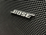 【BOSEサウンドシステム】メーカーオプションの高品位サウンドシステムを搭載。専用のチューニングが施された大小様々なスピーカーから良質なサウンドが奏でられ、臨場感あふれる音響空間を演出します。