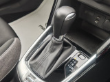 アクセルペダルを踏み込む量や速さに応じて変速パターンを制御し、人馬一体の運転感覚を発揮してくれる6速オートマ!