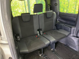 3列目シートはもちろん状態良好☆大人でもゆったりと座って頂けますので、大人数でのお出かけもラクラクです♪ご家族で、気の知れた仲間で、ドライブに行くのが楽しみですね♪
