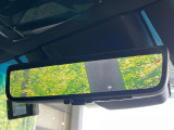 【デジタルインナーミラー】後席の大きな荷物や同乗者で後方が確認しづらい時でも安心!カメラが撮影した車両後方の映像をルームミラー内に表示。クリアな視界で状況の確認が可能です!
