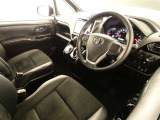 【運転席】運転席周りの画像です。プロの手で隅々までクリーニングしています。ご来店いただき実際に見てみてくださいね☆