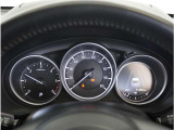【明るく見やすいメーター】視認性が良く明るく見やすいメーター。運転者にとって見やすいメーターは運転していても疲れないですよね。