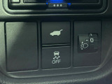 【パワーバックドア】スマートキーや運転席のボタンを押すだけでリアゲートが自動で開閉します!荷物を持っている時や、高い位置にあるバックドアを閉める際に便利な機能です♪
