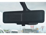 スマートルームミラーで後ろの景色もモニター表示♪車内が荷物でいっぱいでも見られますので便利ですね