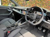 Audiのインテリアはエクステリア同様、優れたデザイン性とクオリティ、そして機能性を兼ね備えております。