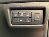 各種機能の切替スイッチは運転席パネル下に集約されています。任意で切り替え可能なため状況に合わせてお使いください。